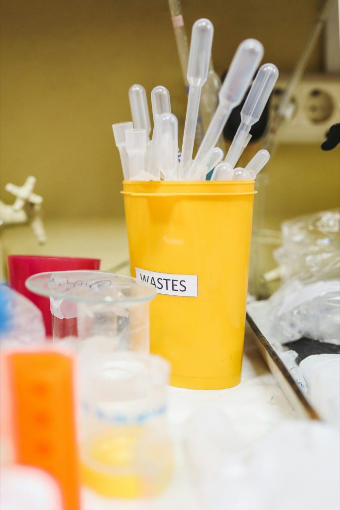 Odpady laboratoryjne chemikalia - utylizacja odczynników chemicznych